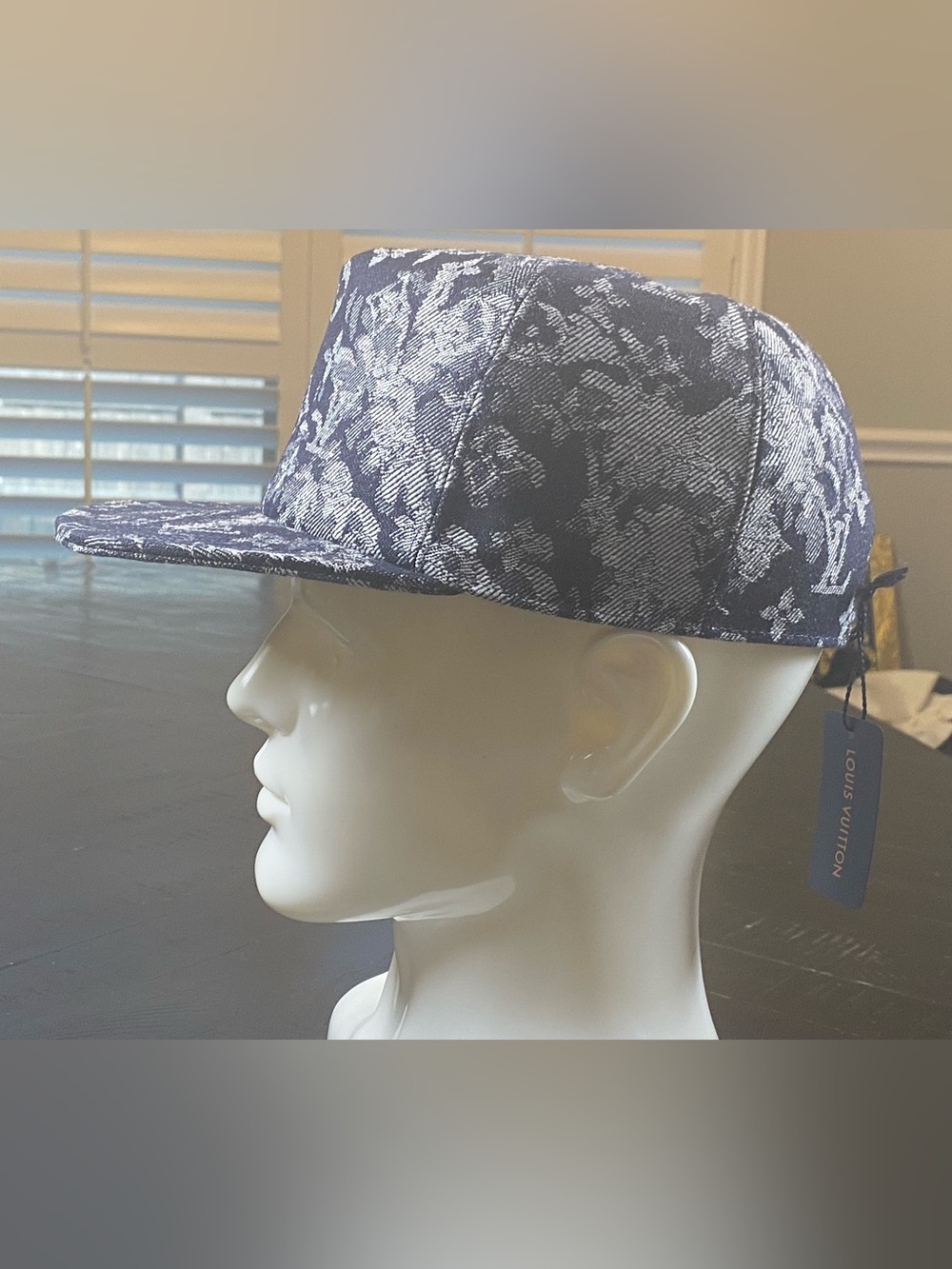 Louis Vuitton Black & White Monogram Floral Five-Panel Cap - Picture 3 of 10